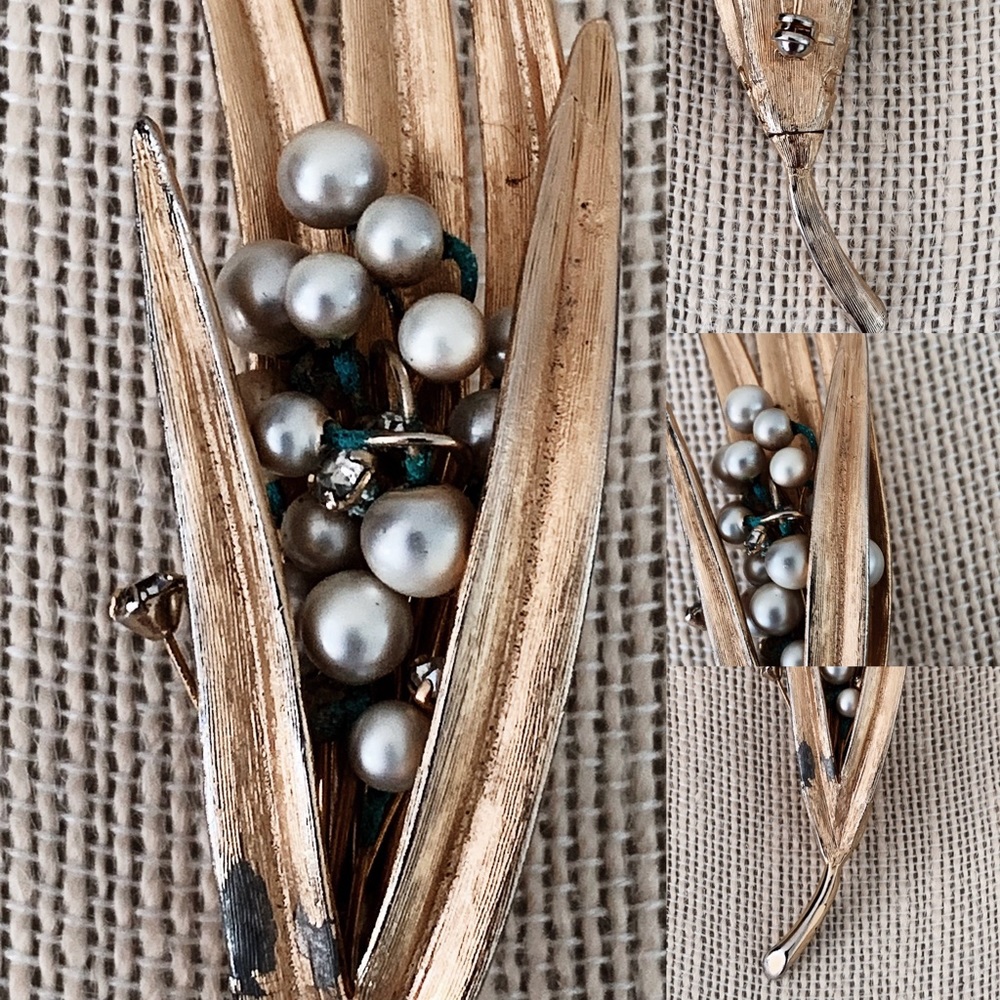 Vintage Two Gold Pin Set - Picture 8 of 8